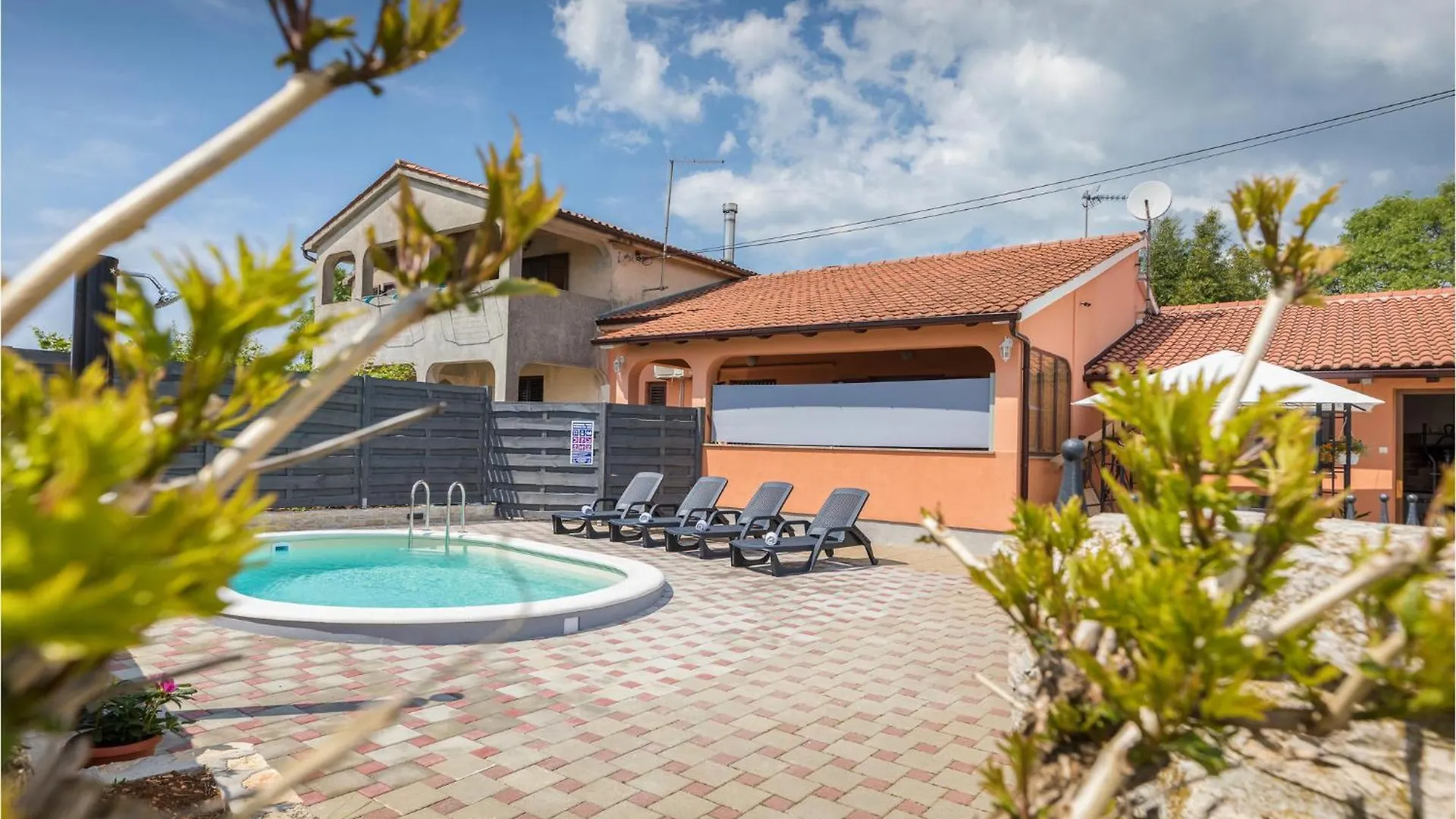 2 Bedroom Gorgeous Apartment In Vodnjan 0*,