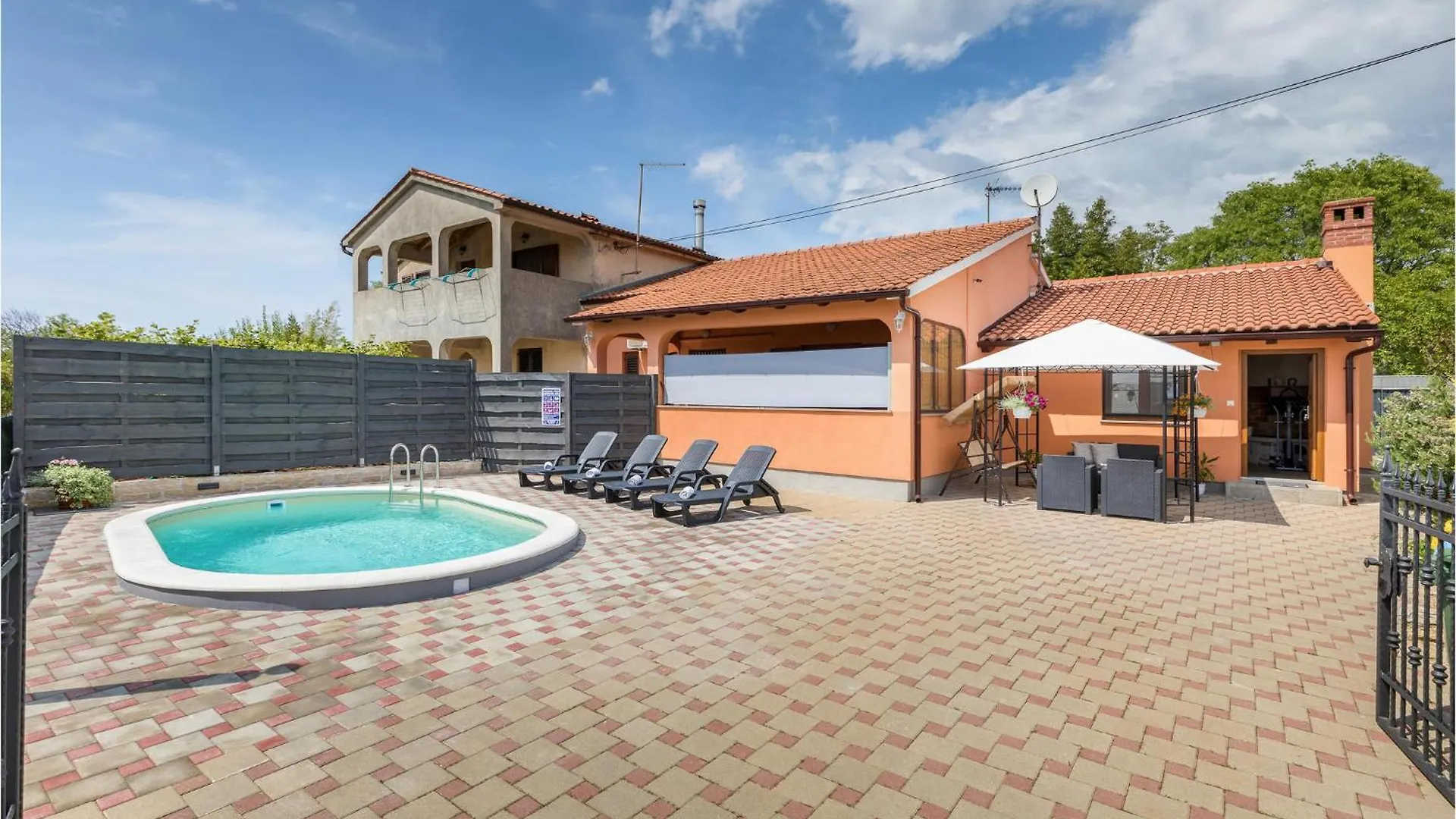 2 Bedroom Gorgeous Apartment In Vodnjan