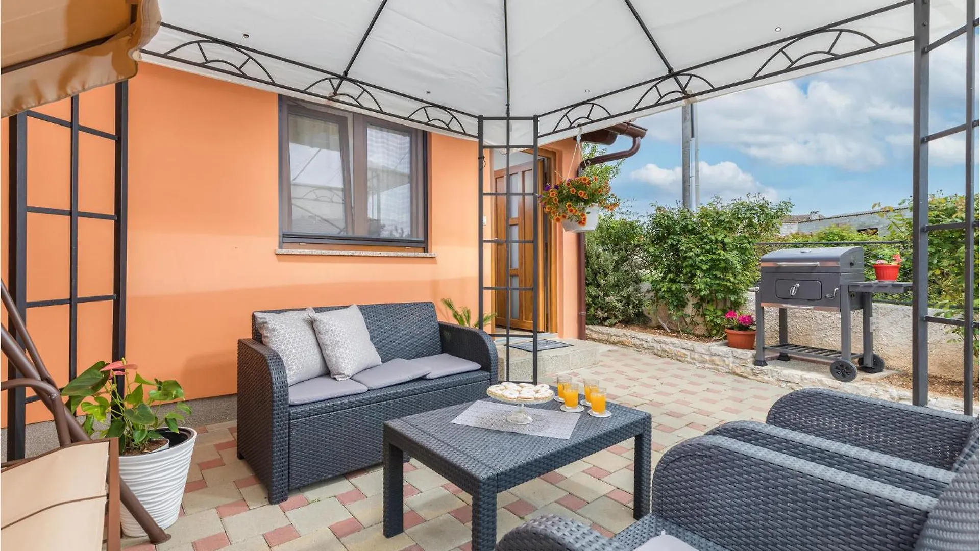 2 Bedroom Gorgeous Apartment In Vodnjan