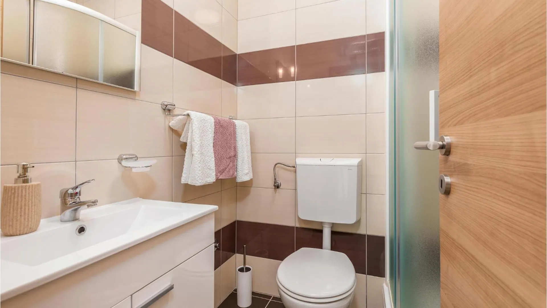 2 Bedroom Gorgeous Apartment In Vodnjan