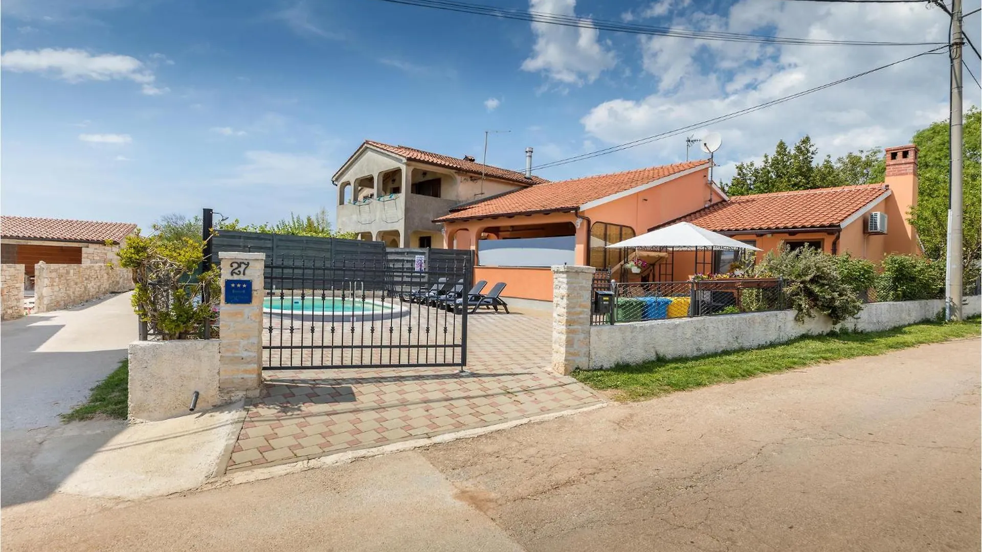 2 Bedroom Gorgeous Apartment In Vodnjan